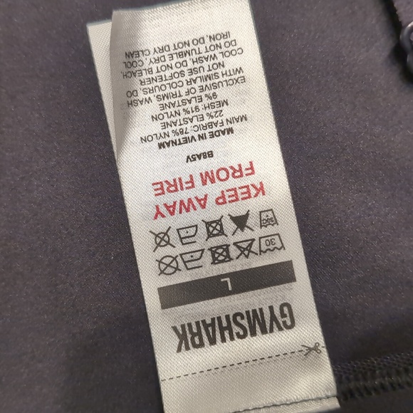 Gymshark sports bra - Black - L - Picture 4 of 7